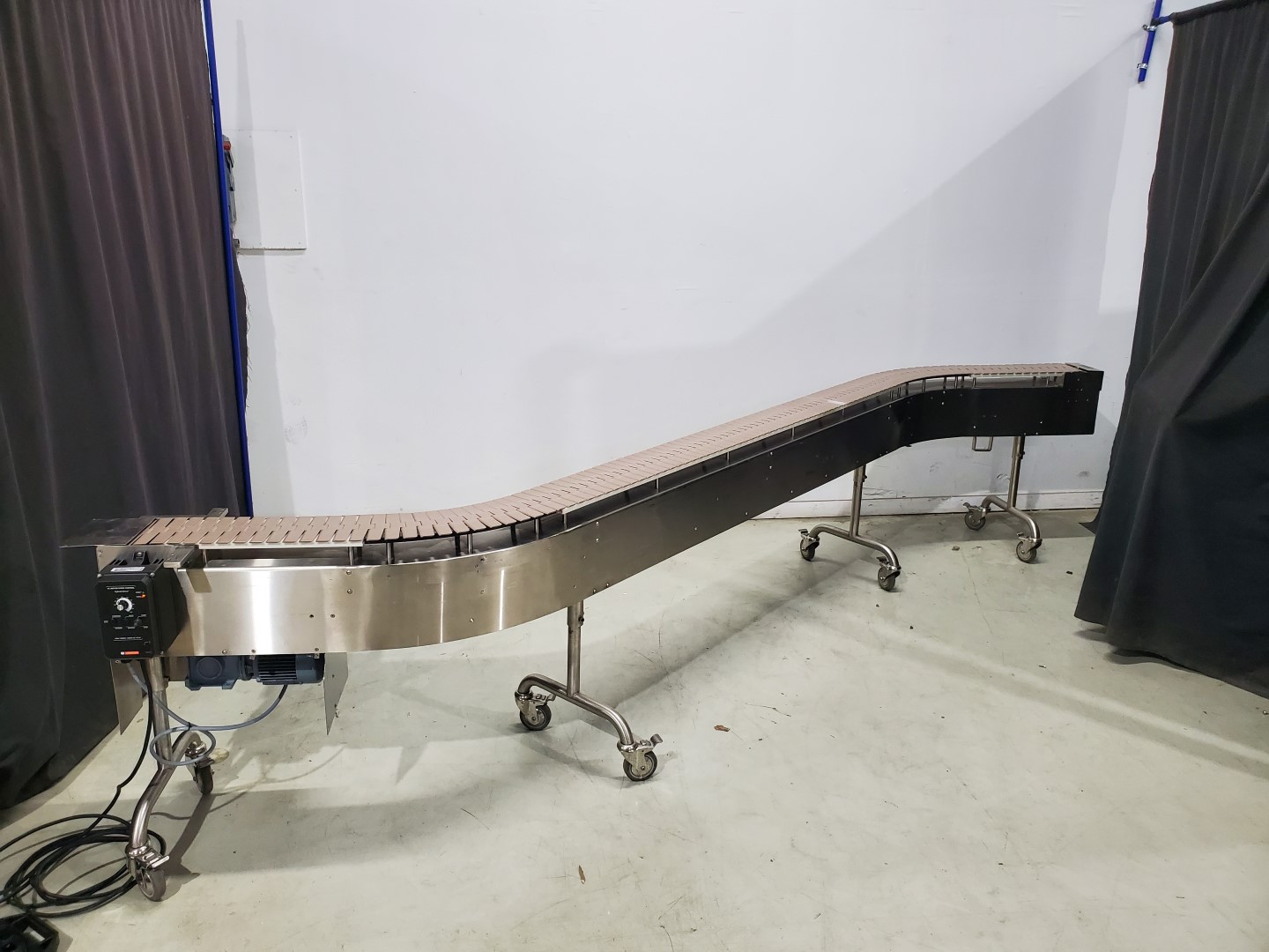 Used Stainless steel raise bed conveyor 7.5in wide chain with 2 curves