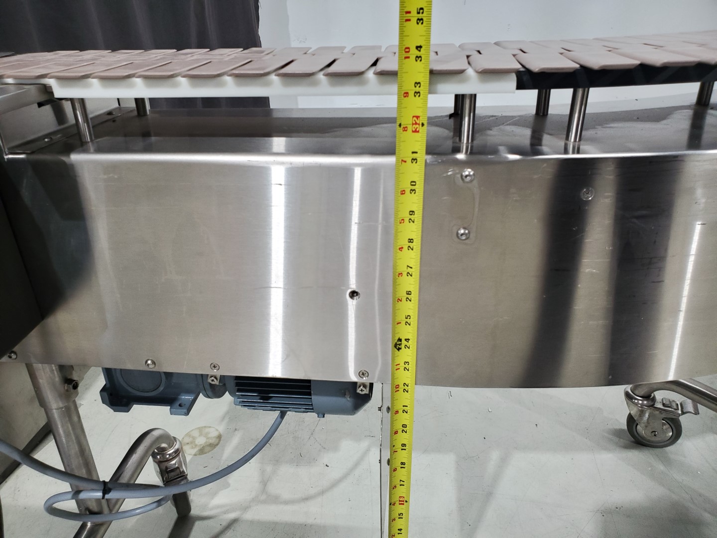 Used Stainless steel raise bed conveyor 7.5in wide chain with 2 curves