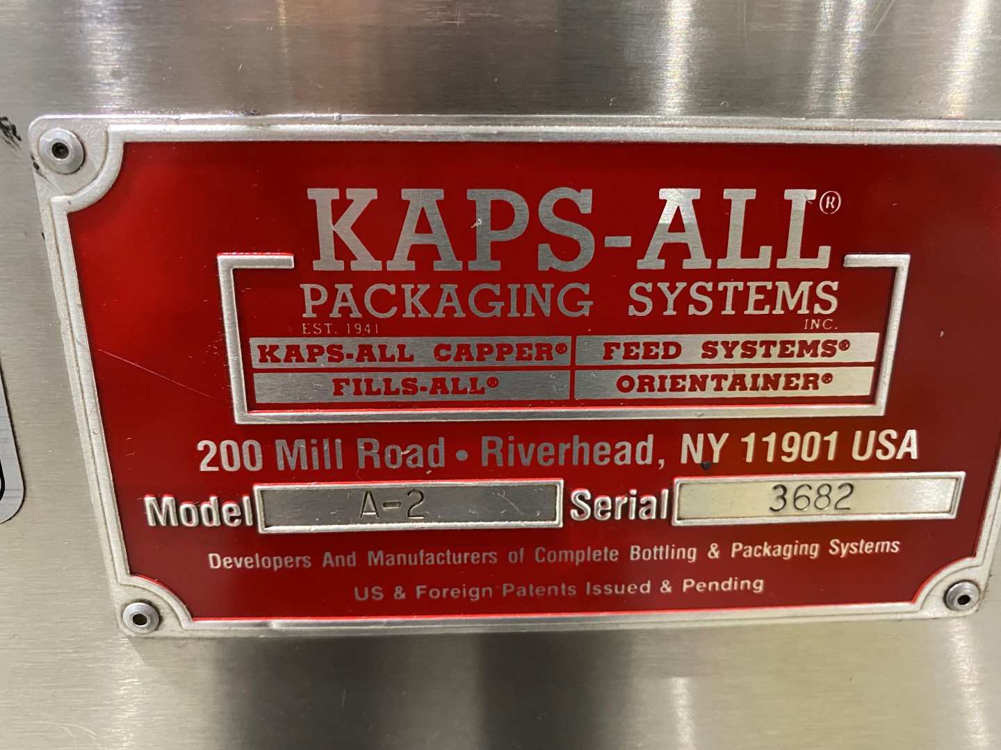 Línea de Enroscadora Kaps-All Packaging Systems A2